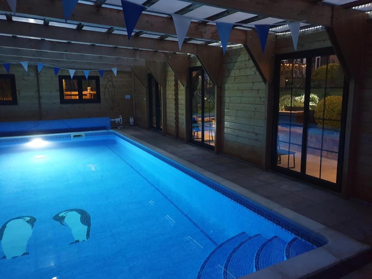 'Monktonmead Lodge' In Secluded Setting, With Private Indoor Pool. Ryde  Exteriér fotografie