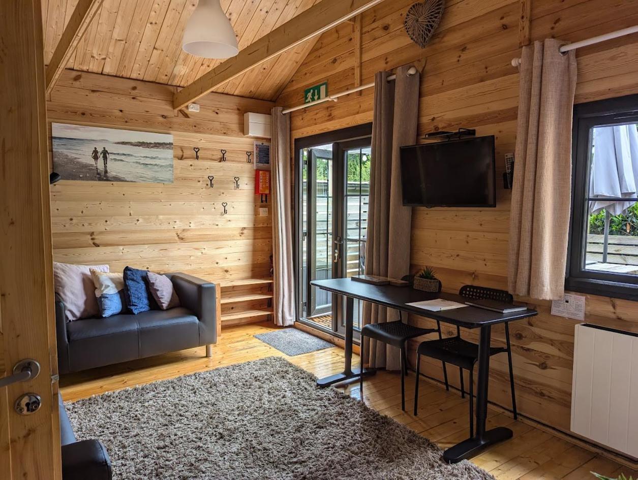 'Monktonmead Lodge' In Secluded Setting, With Private Indoor Pool. Ryde  Exteriér fotografie